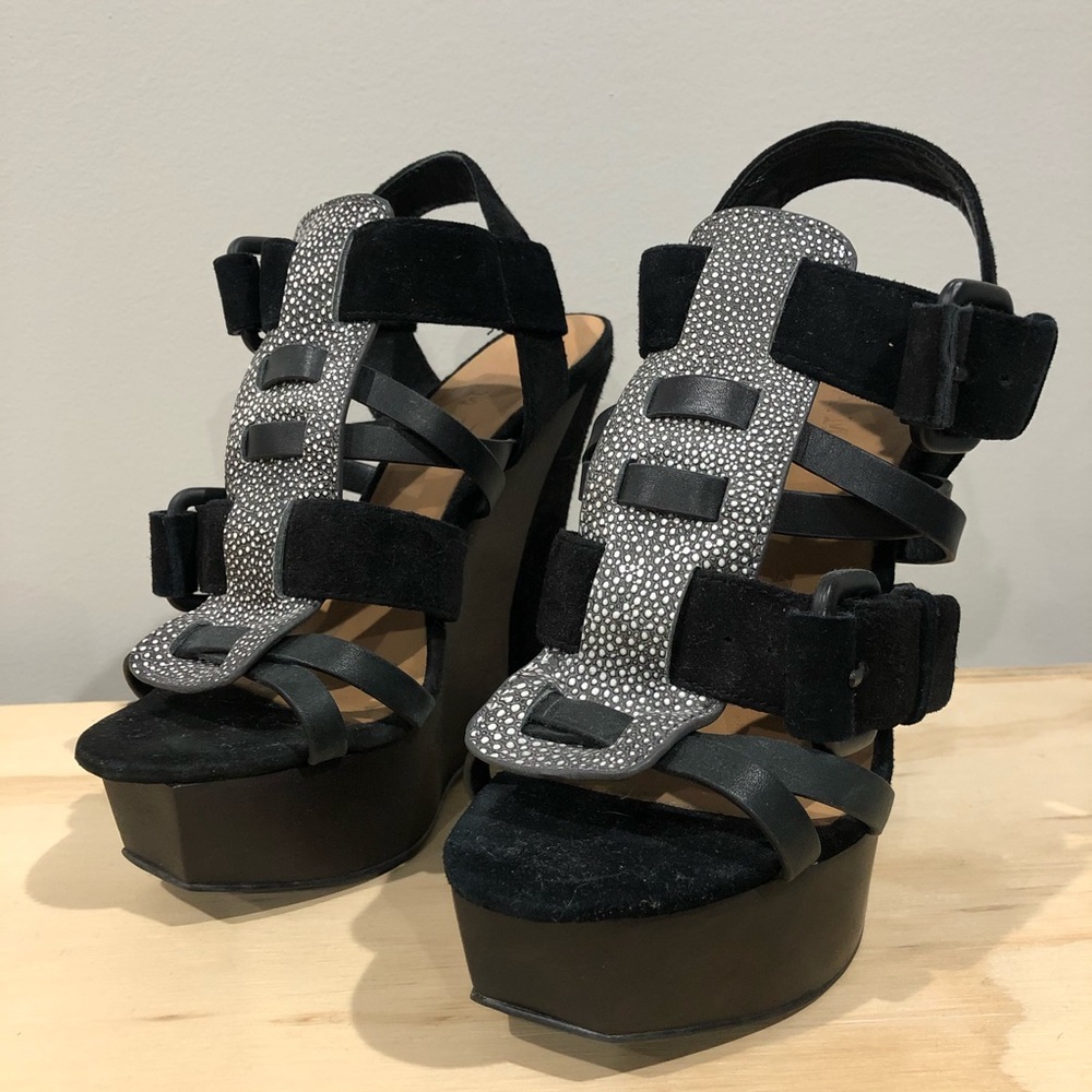 L.A.M.B. Suede platform wedges size 6 stingray